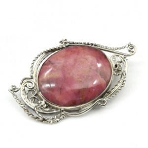 Брошь родонит " Орлец "  51*31мм.