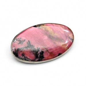 Брошь с родонитом 49*30мм.