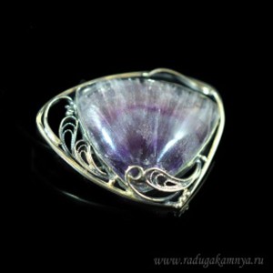 Брошь флюорит " Грация " 48*38мм.