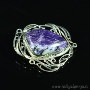 Брошь чароит " Грация " 47*40мм.