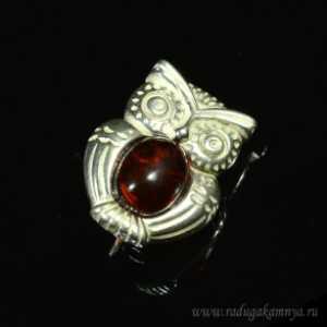 Брошь с янтарём в посеребрении Сова 16*21мм коньячный