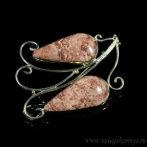 Брошь с яшмой 60*47мм.