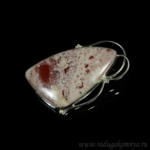 Брошь с яшмой в посеребрении 56*34мм.