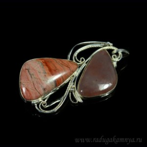 Брошь-кулон из яшмы и халцедона в посеребрении 57*36мм.