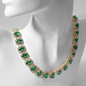 Колье "Драгоценность" квадраты в стразах, цвет бело-зелёный, цвет золотистый Колье "Драгоценность" квадраты в стразах, цвет бело-зелёный, цвет золотистый