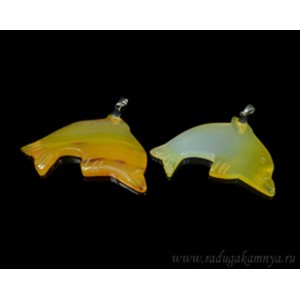 Кулон "Дельфин" 67*50мм из агата (тонир.) цвет желтый