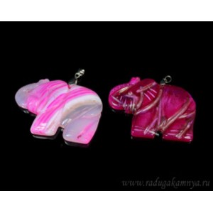 Кулон "Слон-2" 53*37мм из агата (тонир.) цвет фуксия