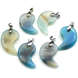 Кулон из агата голубого тонированного 30*32мм