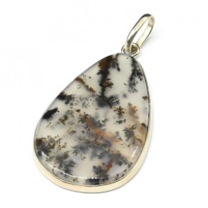 Кулон из агата мохового 26*40мм.