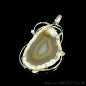 Кулон с агатом в посеребрении 35*57мм.