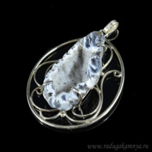 Кулон с жеодами агата бразильского 44*55мм.