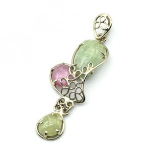 Кулон из аквамарина и турмалина 22*56мм.