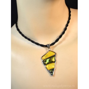 Кулон из перламутра гелиотис "Куколка" 27*50мм цвет ассорти, 50см