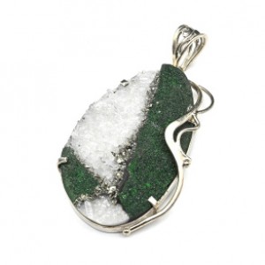 Кулон из уваровита и горного хрусталя33*50мм
