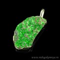 Кулон из уваровита, 22*40мм.