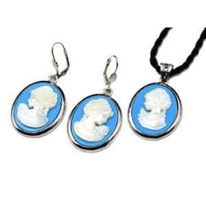 Камея на голубом перламутр Кулон и серьги 27*35мм, 49см