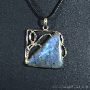 Кулон с лабрадором 38*35мм.