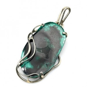 Кулон из тагилита 24*39мм. Кулон из тагилита 24*39мм.