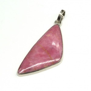 Кулон из родонита " Орлец " 21*45мм.