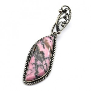 Кулон родонит 18*47мм.