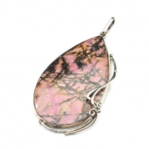 Кулон с родонитом 37*60мм. Кулон с родонитом 37*60мм.