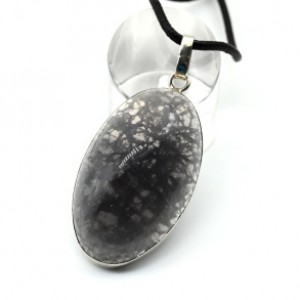 Кулон флюорит 36*36мм. Кулон флюорит 36*36мм.