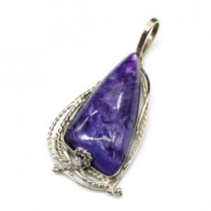 Кулон с чароитом 22*41мм.