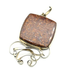 Кулон яшма 34*49мм. Кулон яшма 34*49мм.