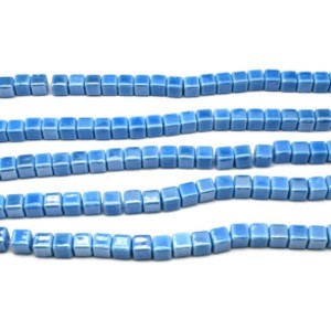Бусины из муранского стекла кубик 8*8мм, цвет лазурный, 30см, 32 бусины Бусины из муранского стекла кубик 8*8мм, цвет лазурный, 30см, 32 бусины