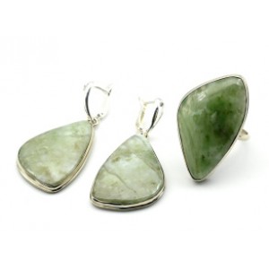Кольцо и серьги жадеит " Грация "