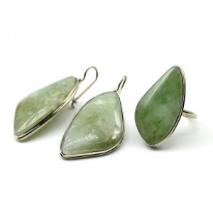 Кольцо и серьги жадеит " Грация "