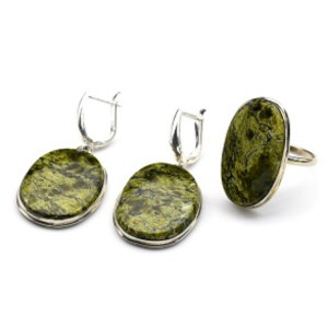 Кольцо и серьги змеевик " Овал "