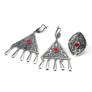 Кольцо и серьги (мельхиор) с кораллом