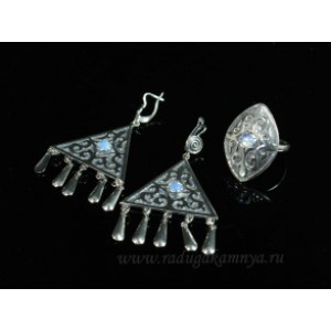 Кольцо и серьги (мельхиор) с лунным камнем Кольцо и серьги (мельхиор) с лунным камнем