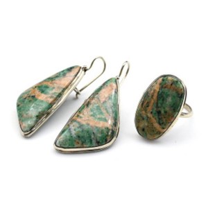 Кольцо и серьги из лиственита