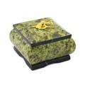 Шкатулка из змеевика квадратная с ящеркой 80*80*65мм