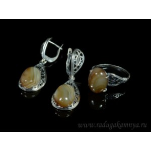 Кольцо и серьги с агатом тонированным, цвет кофе . Кольцо и серьги с агатом тонированным, цвет кофе .