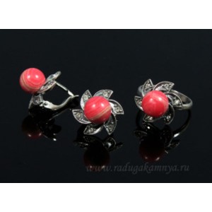 Кольцо и серьги с агатом тонированным, цвет красный . Кольцо и серьги с агатом тонированным, цвет красный .