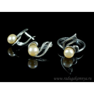 Кольцо и серьги с жемчугом кремовым