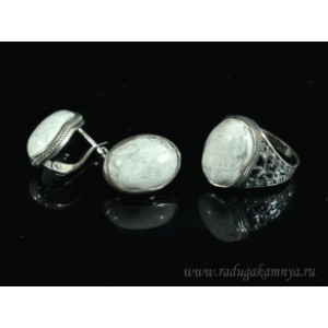Кольцо и серьги с кахолонгом
