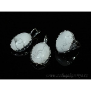 Кольцо и серьги с кахолонгом Кольцо и серьги с кахолонгом