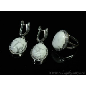 Кольцо и серьги с кахолонгом