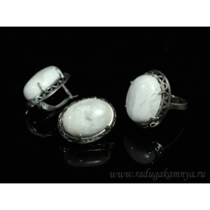 Кольцо и серьги с кахолонгом