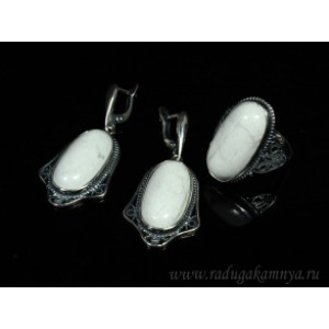 Кольцо и серьги с кахолонгом