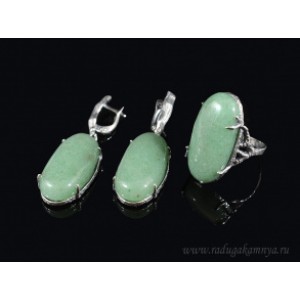 Кольцо и серьги с кварцем (имитация нефрита) Кольцо и серьги с кварцем (имитация нефрита)