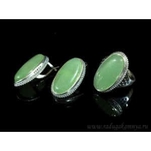 Кольцо и серьги с кварцем (имитация нефрита) Кольцо и серьги с кварцем (имитация нефрита)