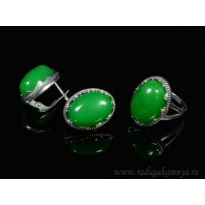 Кольцо и серьги с кварцем (имитация хризопраза) Кольцо и серьги с кварцем (имитация хризопраза)