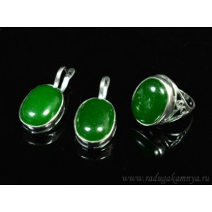 Кольцо и серьги с кварцем (имитация хризопраза) Кольцо и серьги с кварцем (имитация хризопраза)