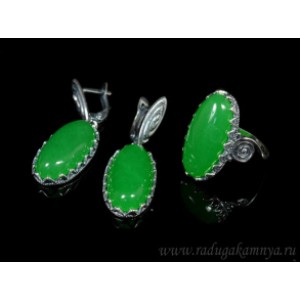 Кольцо и серьги с кварцем (имитация хризопраза) Кольцо и серьги с кварцем (имитация хризопраза)