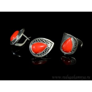 Кольцо и серьги с кораллом ( (имитация) ).